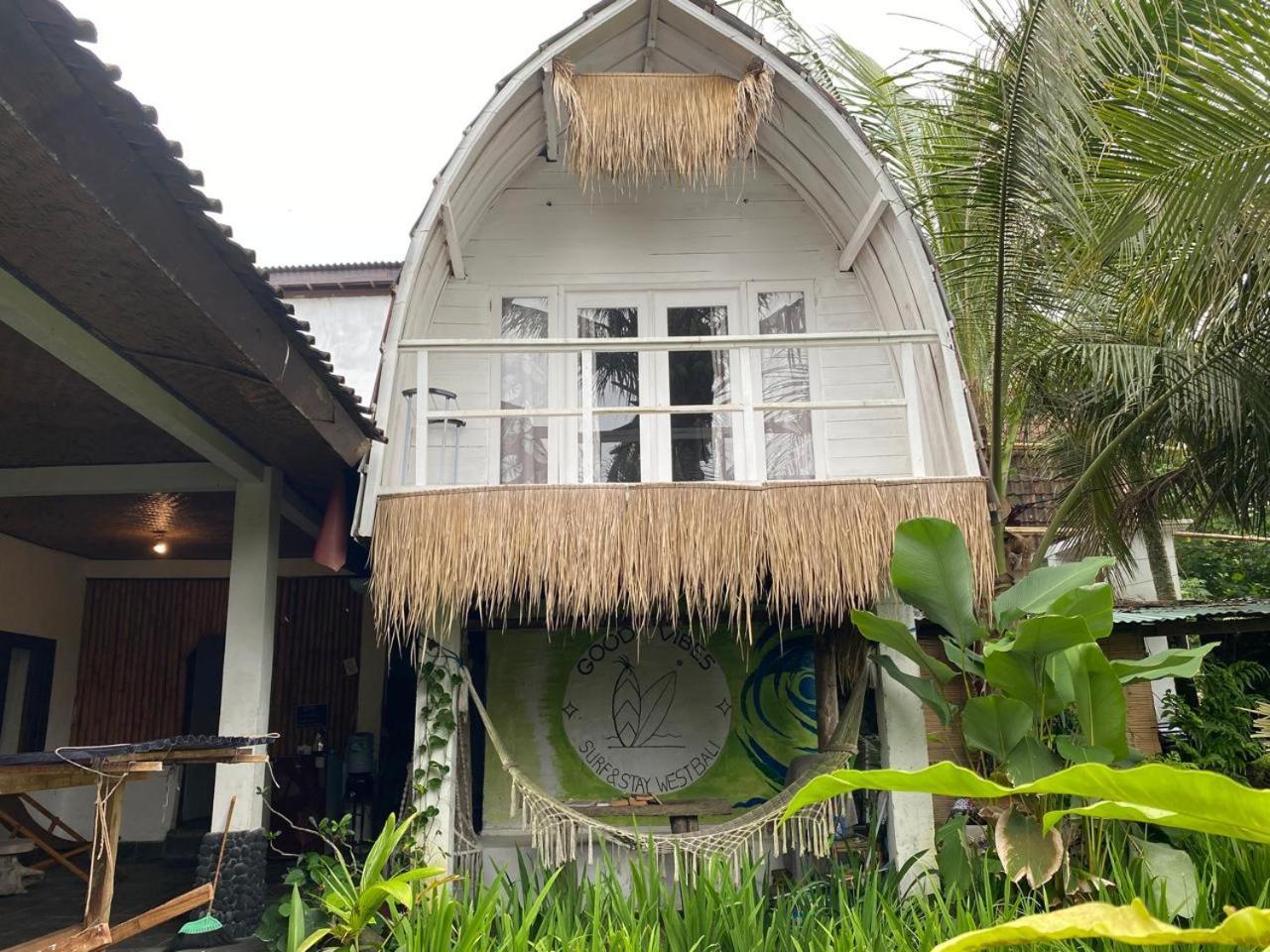 Medewi Good Vibes Stay&Surf Jembrana  Bagian luar foto